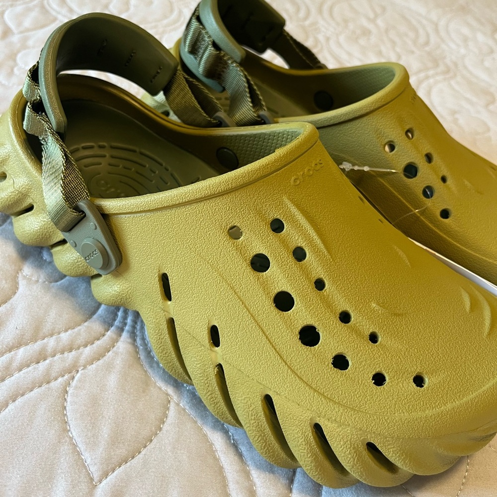 Crocs Echo Clogs